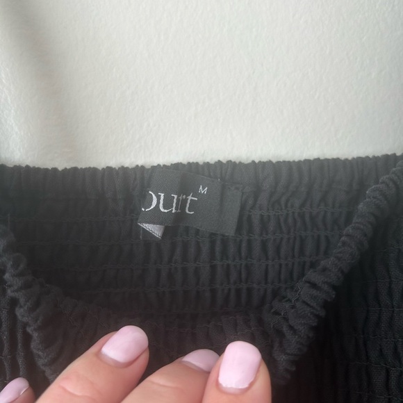 Cute black crop top size medium - Picture 3 of 4